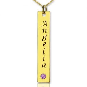 Collar de barra vertical con etiqueta con nombre personalizado en oro
