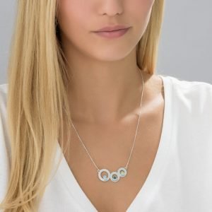 Collar de círculos con grabados y piedras de nacimiento en plata de ley