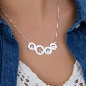 Collar de círculos con grabados y piedras de nacimiento en plata de ley