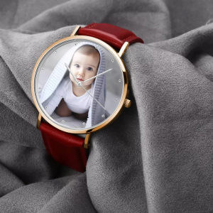 Reloj para mujer Rose Goldtone Photo con correa de cuero roja